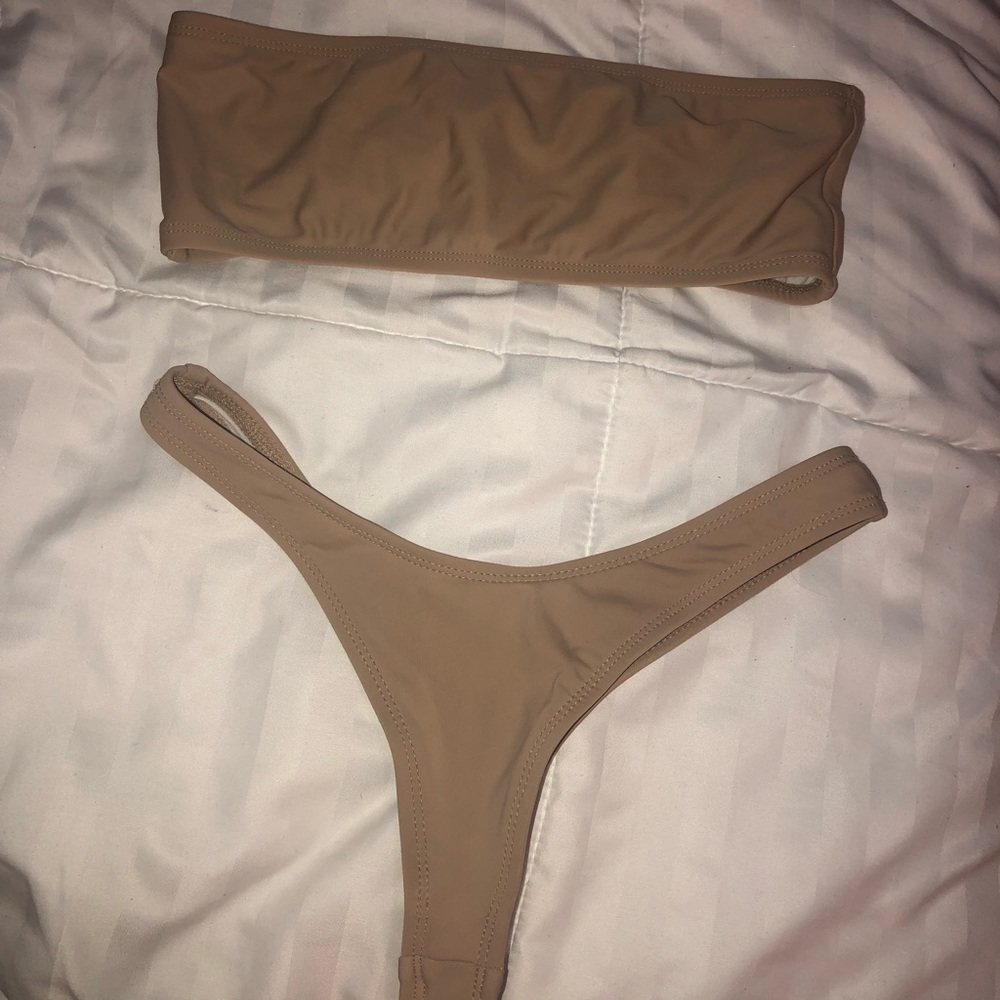 Tan thong bikini
